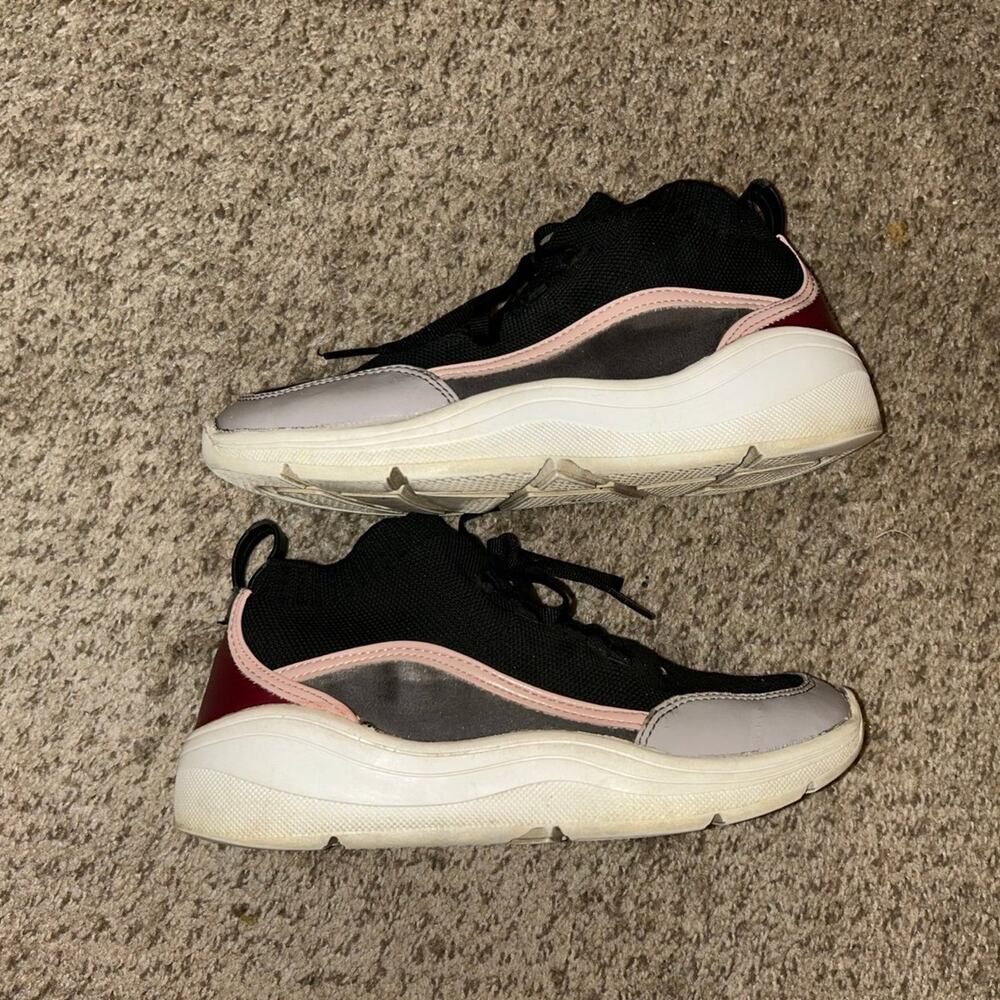 Women’s Shoes Size 6